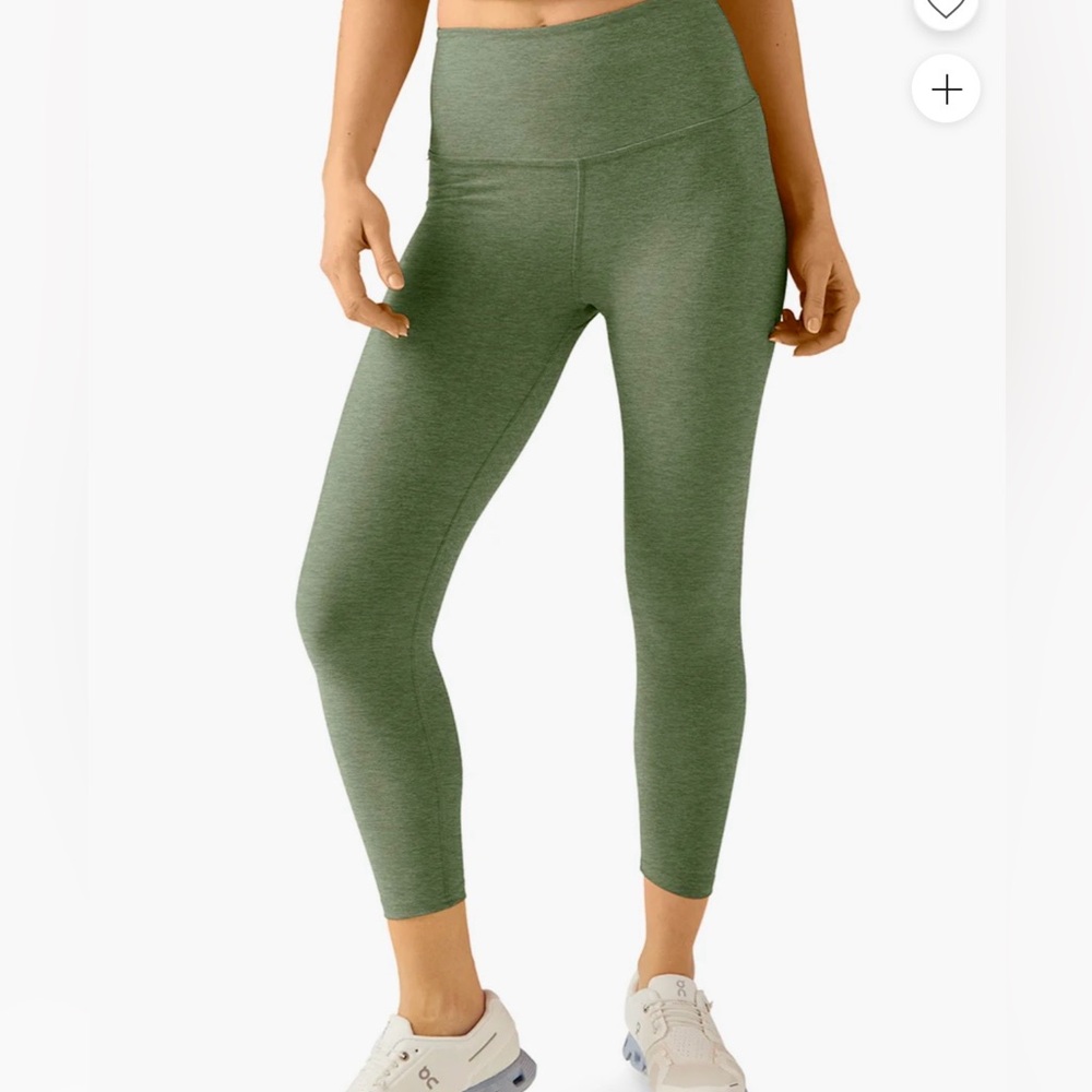 Beyond Yoga Capri Leggings. Space dye Moss green Heather . XS. Like New